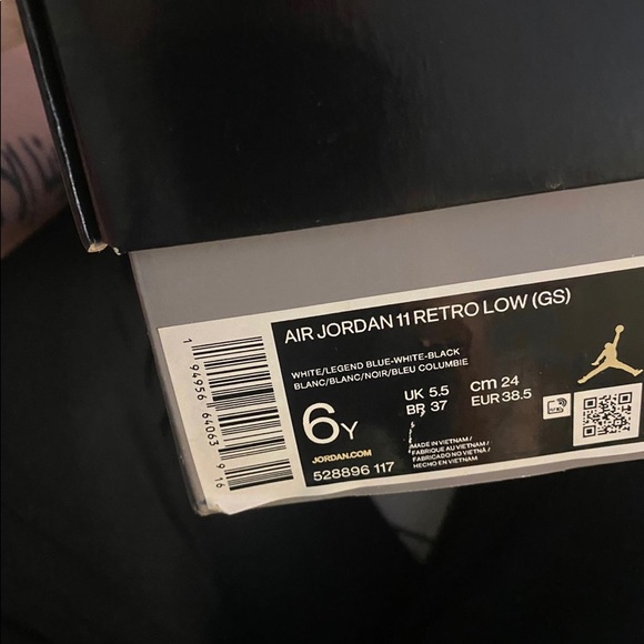 Jordan 11 - Picture 3 of 3